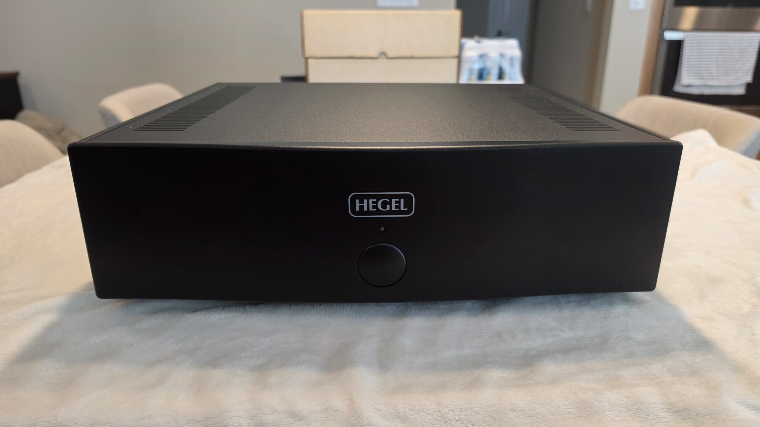 Hegel H20 power amplifier — pre-owned at The Smart Tech Pros